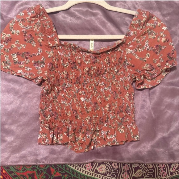 Japna Floral Smocked Crop Top - Picture 4 of 5